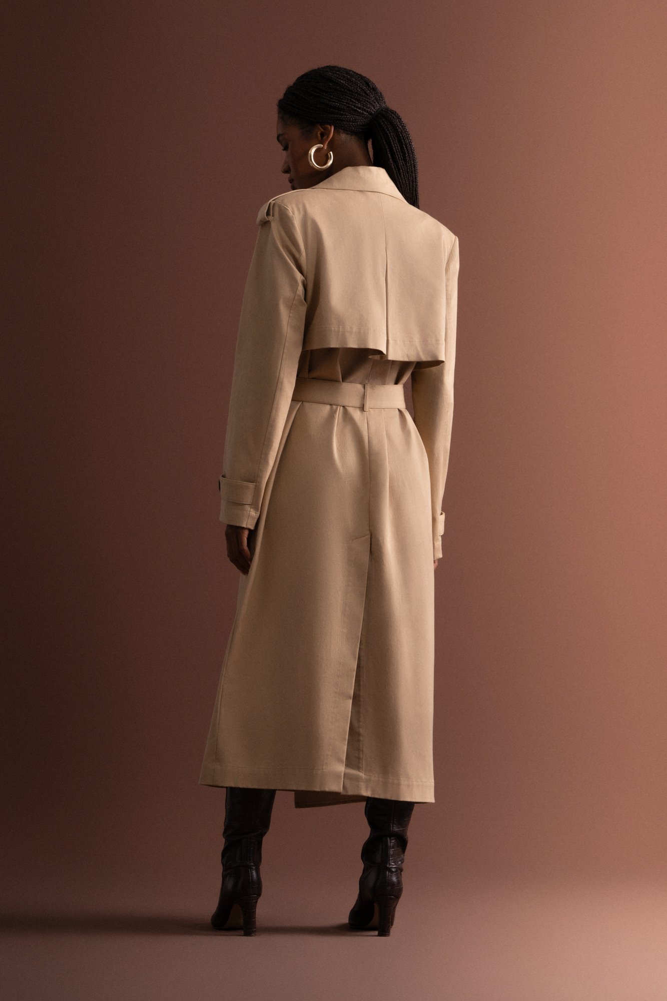 Trench Coat Zaya | Elegância Atemporal em Alfaiataria | Chuá Brand