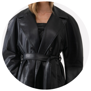 Trench Coat P.U Hari Preto | Elegância urbana com toque